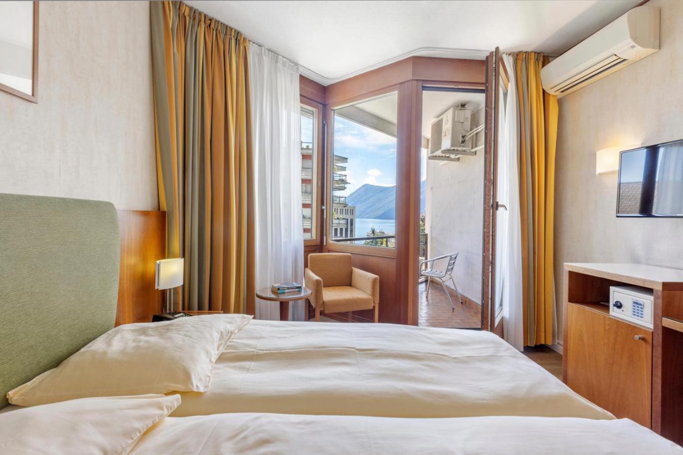 Hotel Delfino Lugano Esterno foto