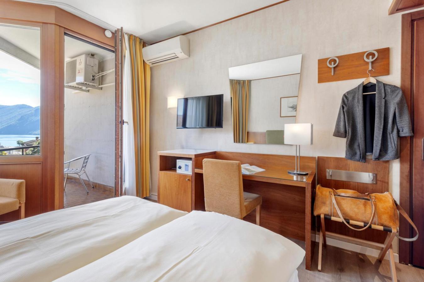 Hotel Delfino Lugano Esterno foto